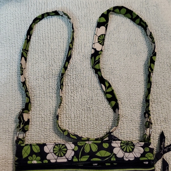 Vera Bradley LUCKY YOU large crossbody bag bucket purse green navy white - Picture 11 of 11